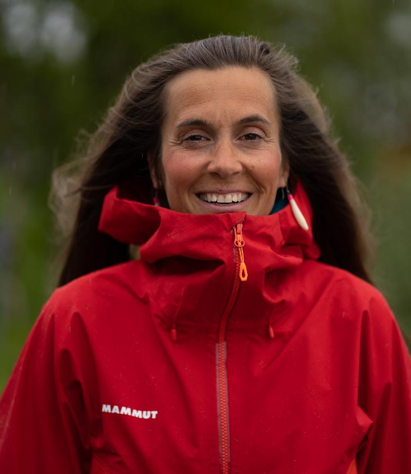 Kursholder for tverrfaglig feltkurs på Grønland for studenter, Ann E. Lennert, vil gi studentene kompetanse til å reagere og tilpasse seg klimaendringene. Portrett av Ann Eileen Lennert.